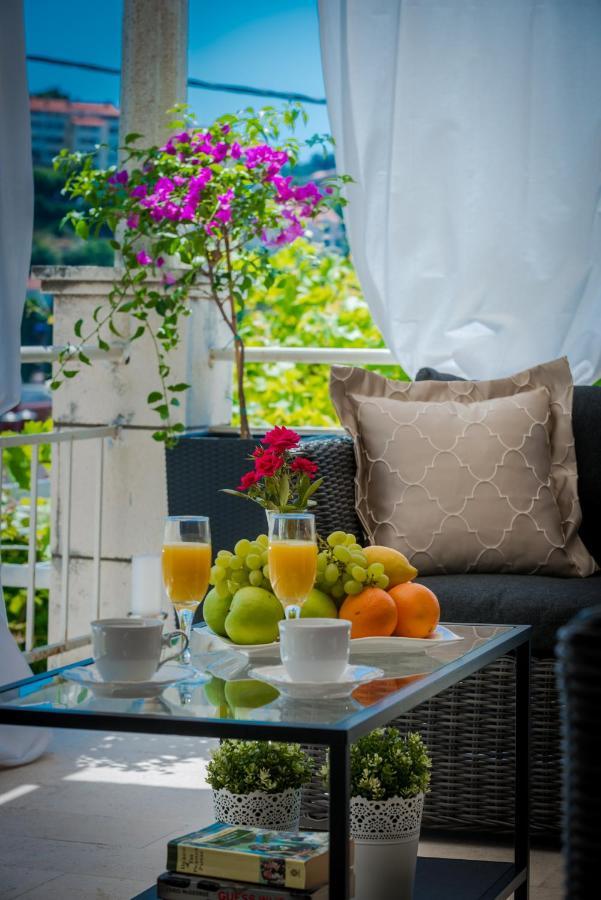 Superior Stunning Apartment Gravosa With A Free Parking Дубровник Екстериор снимка