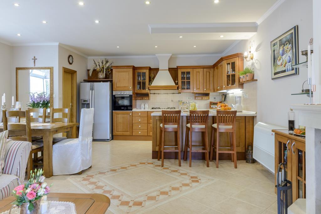 Superior Stunning Apartment Gravosa With A Free Parking Дубровник Екстериор снимка