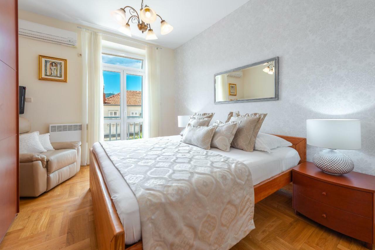 Superior Stunning Apartment Gravosa With A Free Parking Дубровник Екстериор снимка
