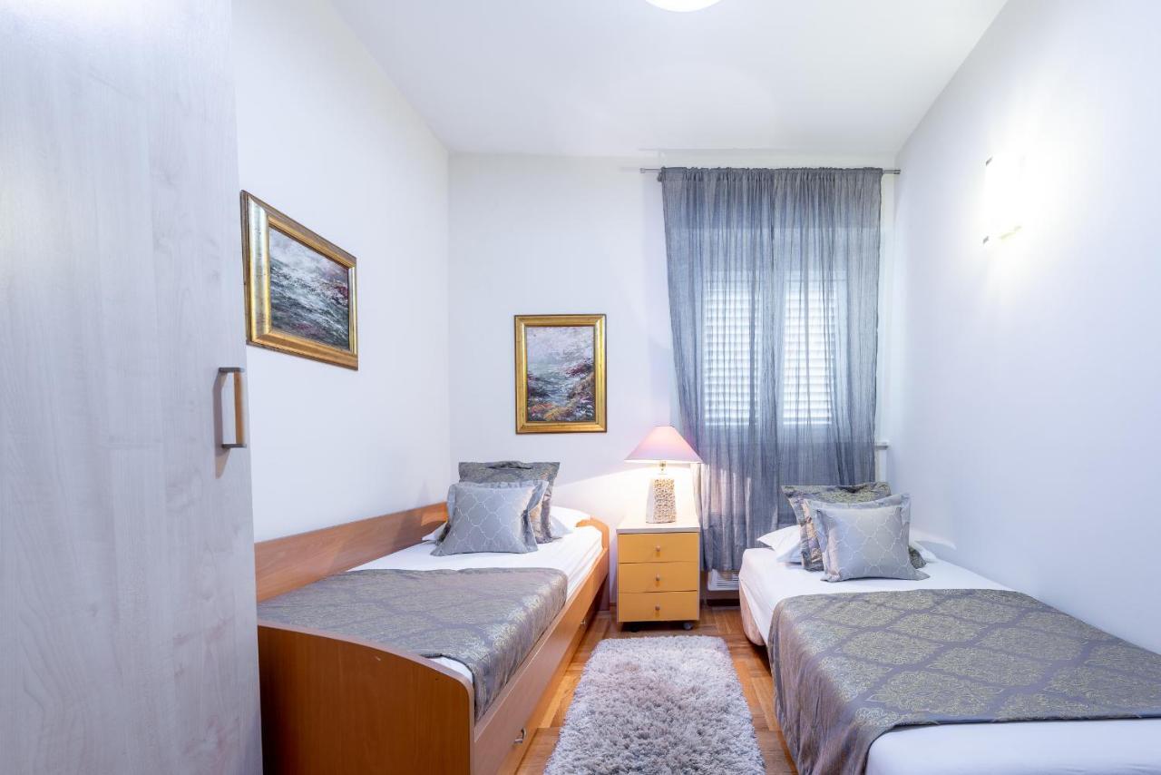 Superior Stunning Apartment Gravosa With A Free Parking Дубровник Екстериор снимка