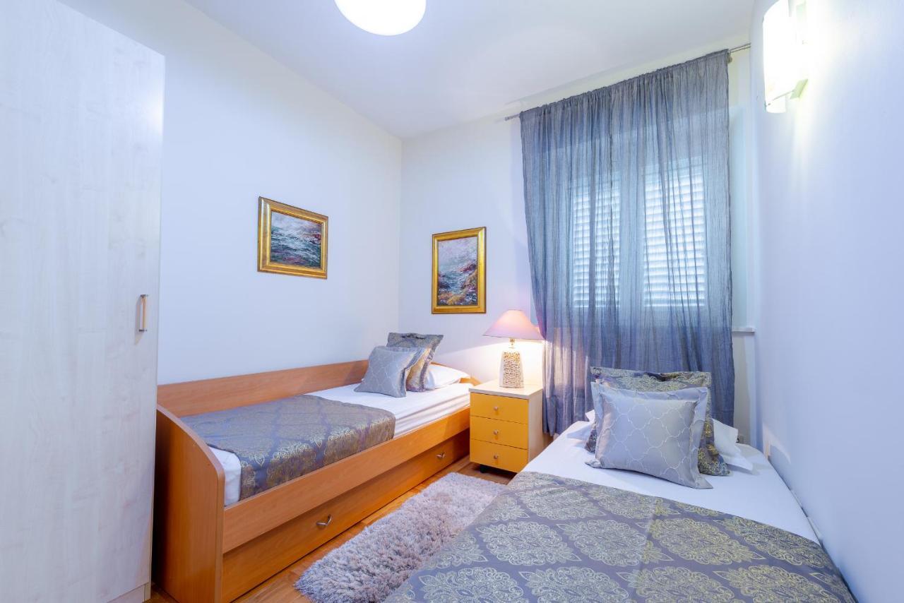 Superior Stunning Apartment Gravosa With A Free Parking Дубровник Екстериор снимка